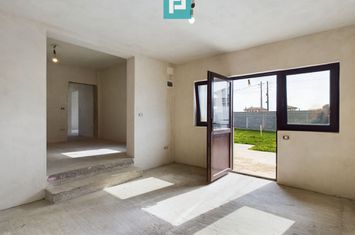 Casă la gri în Livada anunturi imobiliare Arad
