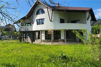 Vilă - 6 camere de vanzare NORD-EST - Suceava anunturi imobiliare Suceava