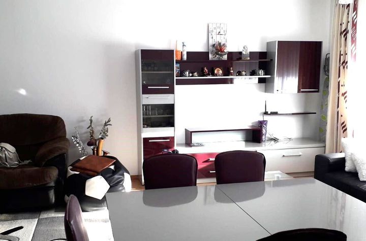 Apartament 3 camere Tractorul anunturi imobiliare Brasov