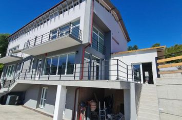 Vilă - 8 camere de vanzare FLORESTI - Cluj anunturi imobiliare Cluj