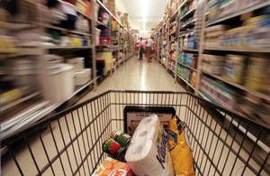 Micii retaileri ar trebui să se unească pentru a trece cu bine criza