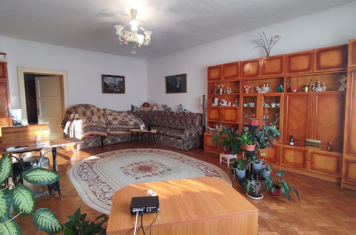 Apartament 5 camere de vanzare ORASUL DE JOS  - Sibiu anunturi imobiliare Sibiu