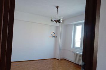 Apartament 4 camere de vanzare ULTRACENTRAL - Bihor anunturi imobiliare Bihor