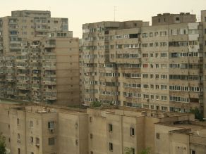 Câţi ani şi bani i-au trebuit statului să finalizeze locuinţele începute de Ceauşescu