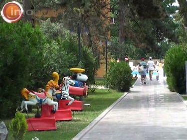 Cat costa sa te cazezi, mananci si distrezi in Eforie Nord