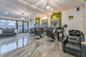 Spațiu comercial de vanzare TRACTORUL - Brasov anunturi imobiliare Brasov