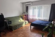 350 €, Garsonieră