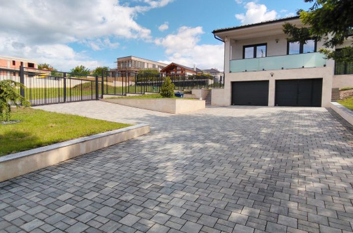 Vilă - 4 camere de vanzare CISNADIOARA - Sibiu anunturi imobiliare Sibiu