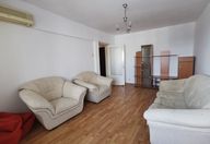 460 €, Apartament 3 camere
