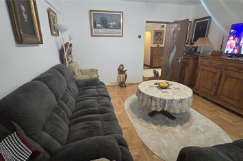 Apartament 4 camere de vanzare GEORGE ENESCU - Suceava anunturi imobiliare Suceava