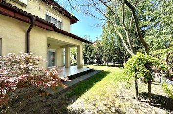 Bright and spacious villa, residential complex, Pipera area anunturi imobiliare Bucuresti