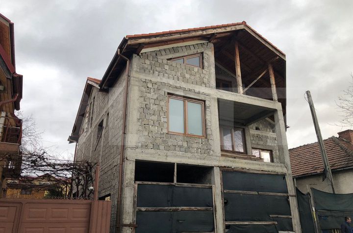 Vilă - 7 camere de vanzare JUDETEAN - Brasov anunturi imobiliare Brasov