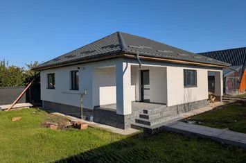 Casă - 3 camere de vanzare BACAU - Bacau anunturi imobiliare Bacau