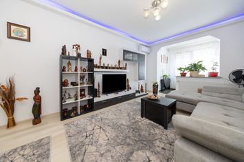 Apartament 3 camere, 82 mp+parcare si boxa-Isaran,Coresi anunturi imobiliare Brasov