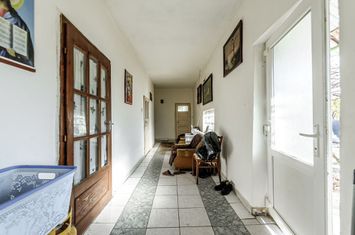 Casă - 4 camere de vanzare IRATOSU - Arad anunturi imobiliare Arad