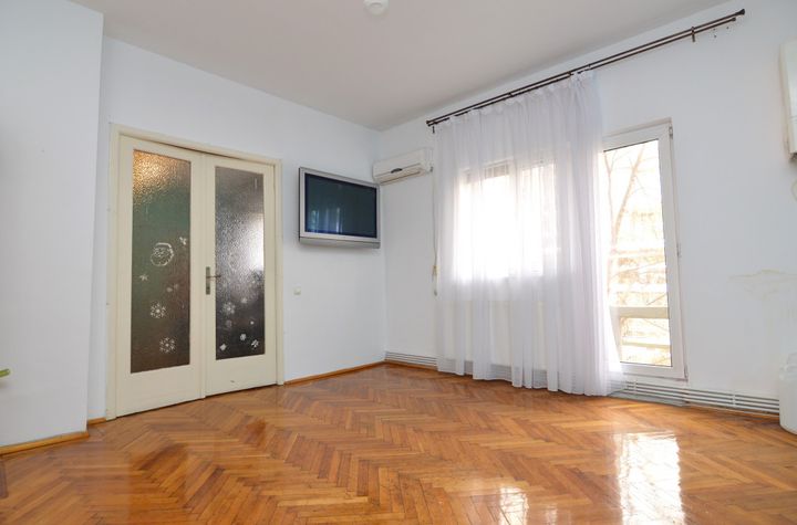 Apartament 3 camere de inchiriat DECEBAL - Bucuresti anunturi imobiliare Bucuresti