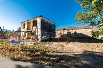 Teren 700 mp în centrul satului Dato anunturi imobiliare Grecia