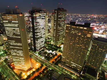 Cum reuşeşte Japonia să atragă investitori pe piaţa imobiliară chiar şi după dezastre naturale?
