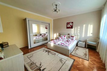 Casă - 5 camere de vanzare CALEA DUMBRAVII - Sibiu anunturi imobiliare Sibiu