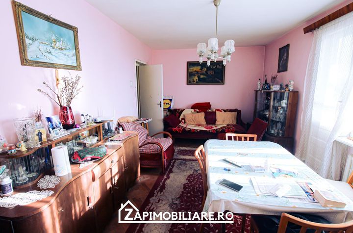 Dambu Pietros - Etaj 1 - Apt 4 camere - 2 bai - pivnita anunturi imobiliare Mures