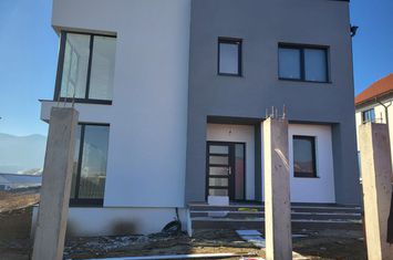 Vilă - 5 camere de vanzare SIBIU - Sibiu anunturi imobiliare Sibiu