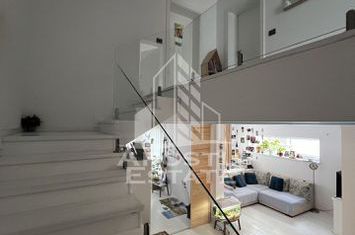 Vila deosebită parte dintr-un triplex anunturi imobiliare Timis