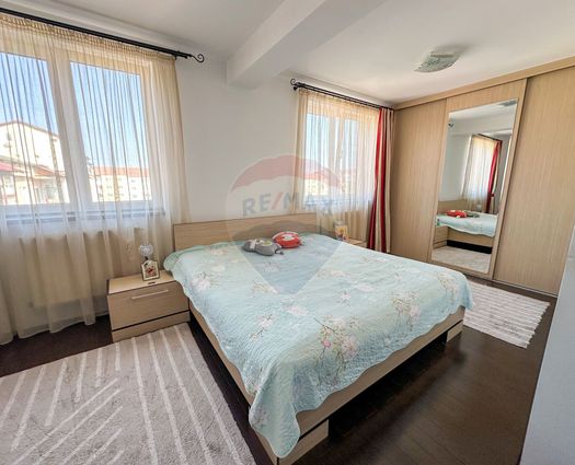 Apartament 3 camere Vasile Aaron, 65 mp