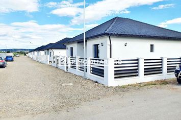 Casă la cheie pe 1 nivel 4 camere 2 băi,145 mp,500 mp teren anunturi imobiliare Mures