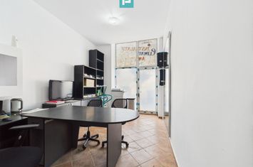 Spațiu Comercial–  pe Bulevardul Iuliu Maniu anunturi imobiliare Timis