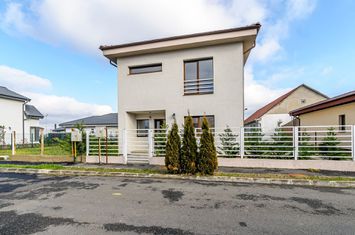 REZERVAT! Casă modernă, elegantă cu spațiu pentru întreaga familie anunturi imobiliare Arad