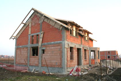 Costuri mai mici la materiale şi la manoperã