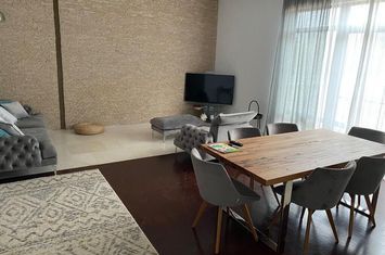 Proprietate speciala-tip apartament-Neptun anunturi imobiliare Constanta