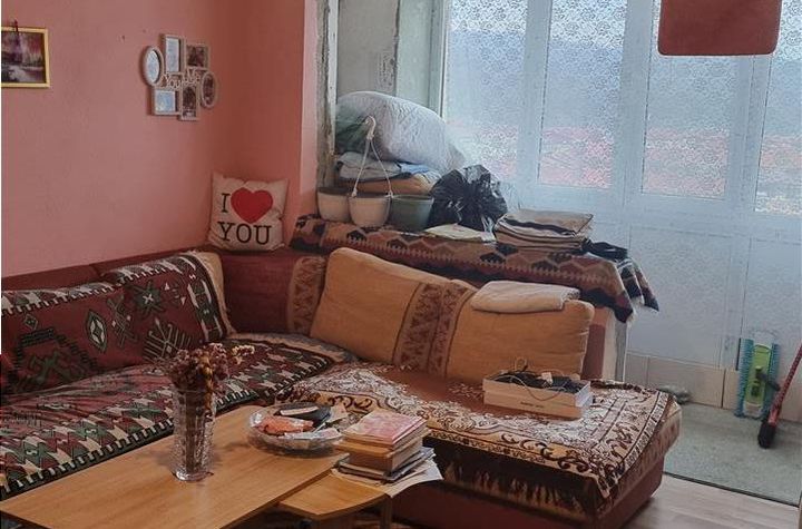 Apartament 3 camere de vanzare OSTROVENI - Valcea anunturi imobiliare Valcea