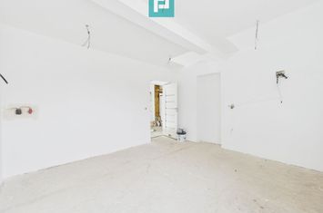 Pensiune cu potențial ridicat - Curtici, Jud, Arad anunturi imobiliare Arad