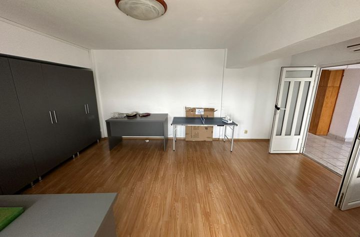 Apartament 3 camere de inchiriat UNIRII - Bucuresti anunturi imobiliare Bucuresti