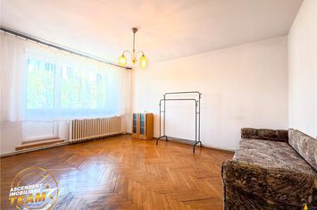 Apartament 3 camere de vanzare CENTRAL - Covasna anunturi imobiliare Covasna