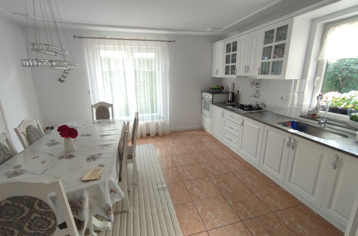 Vilă - 6 camere de inchiriat RADAUTI - Suceava anunturi imobiliare Suceava