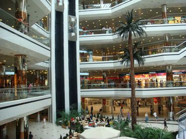 De la “Mall Vitan”, la unul dintre cele mai mari centre comerciale din Europa. Cum arată mallul condus de Ibrahim Paksoy, fostul şef Anchor Grup