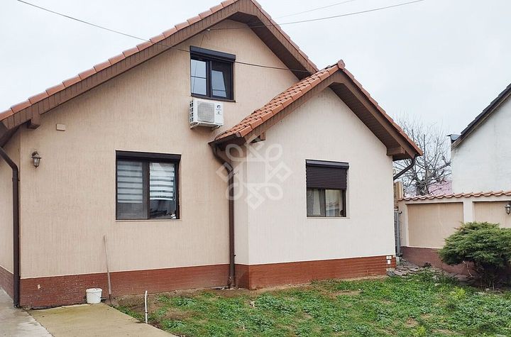 Casa 4 camere, 414mp teren, zona stadion municipal Oradea anunturi imobiliare Bihor