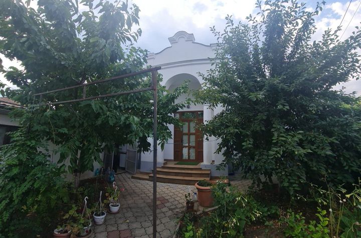 Casa 3 camere + spatiu comercial zona centrala Odobesti anunturi imobiliare Vrancea