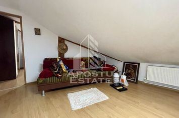 Apartament cu 3 camere, pe 2 niveluri, centrala proprie, Dambovita anunturi imobiliare Timis