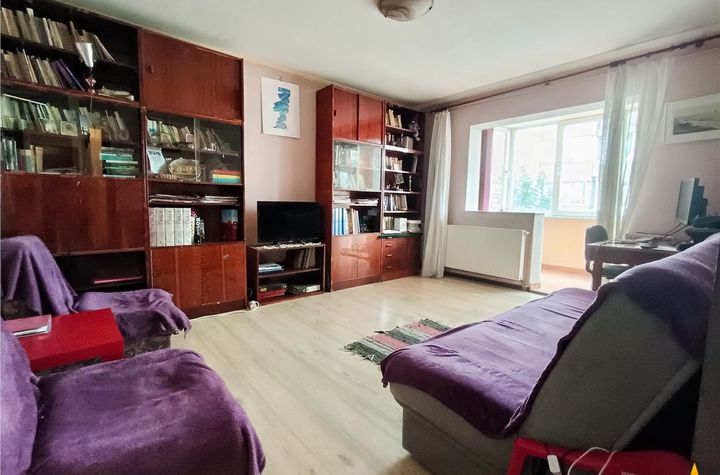 Apartament 3 camere de vanzare ASTRA - Brasov anunturi imobiliare Brasov