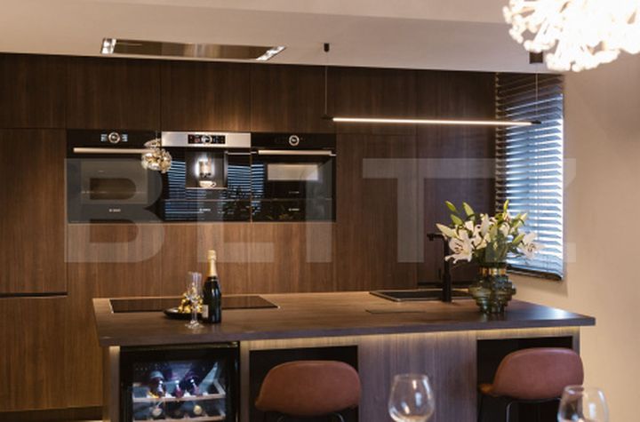 Apartament 5 camere de vanzare TARGU MURES - Mures anunturi imobiliare Mures