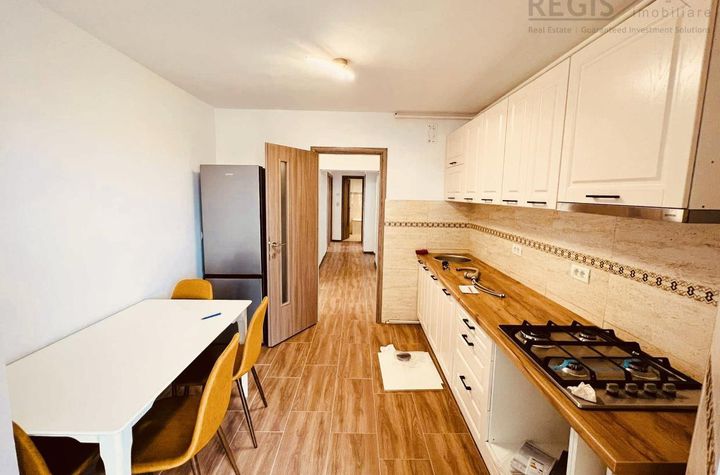 Apartament 3 camere de inchiriat CENTRUL CIVIC - Brasov anunturi imobiliare Brasov