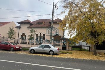 Proprietate unica de vanzare central + 1215mp teren anunturi imobiliare Bihor