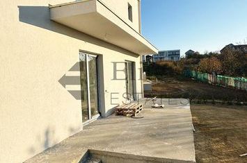 Casa pe deal de vanzare cu 5 camere anunturi imobiliare Bihor