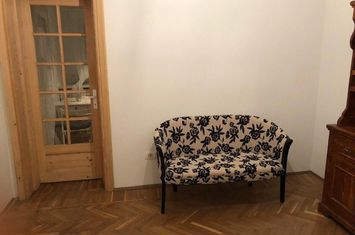 Inchiriere casa 2 camere renovata curte 100mp Cotroceni metrou Eroilor anunturi imobiliare Bucuresti