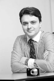 bpv Grigorescu: „Vulturii” imobiliari cauta „vise”- America House la pret de „distressed”