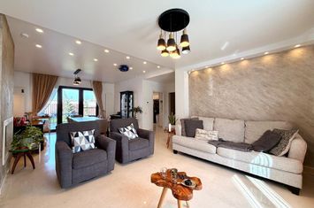 Vila duplex | complex Oxford Gardens | Pipera | Scoala Americana anunturi imobiliare Bucuresti