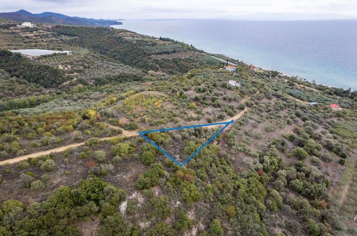 Teren 750 mp în Paralia Folias, la 350 metri de plajă anunturi imobiliare Grecia